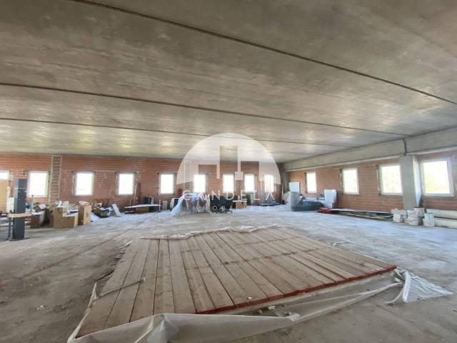Locale Commerciale in affitto a Piemonte, Cuneo