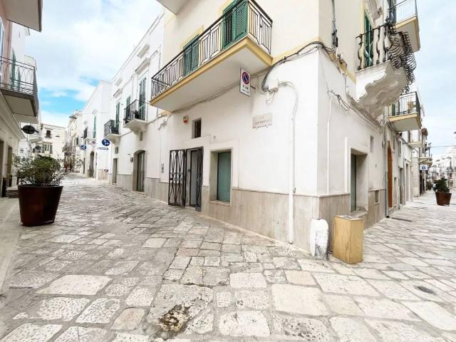 Locale Commerciale in affitto a Puglia, Brindisi
