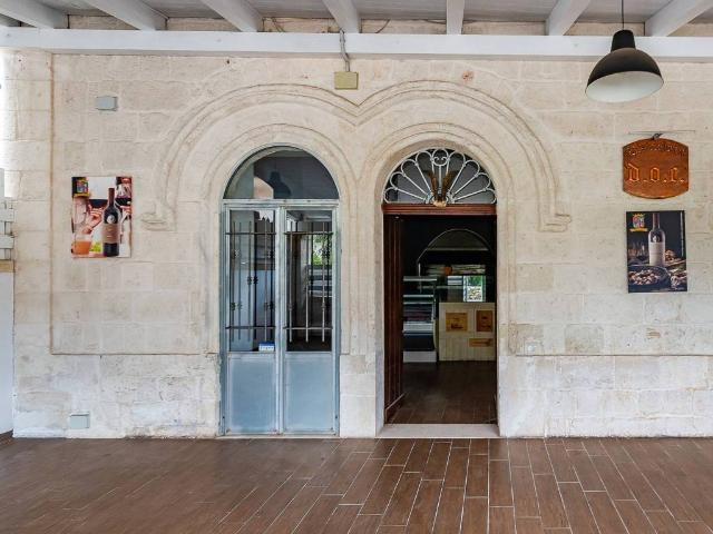 Locale Commerciale in affitto a Puglia, Brindisi