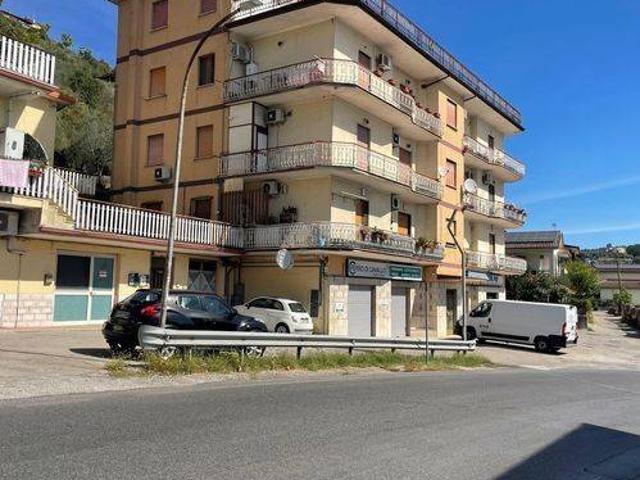 Locale Commerciale in affitto a Sant'Agata, Ferentino