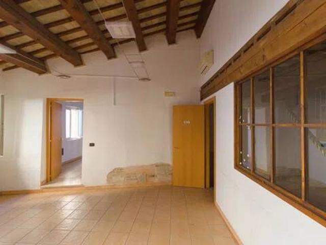 Locale Commerciale in affitto a Tirassegno, Marche