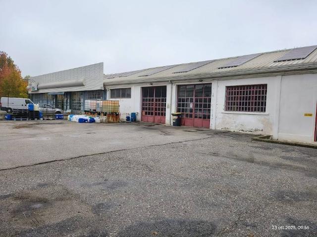 Locale Commerciale in affitto a Doro, Ferrara