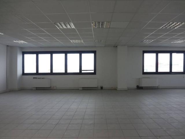 Locale Commerciale in affitto a Villaggio Satellite, Ferrara