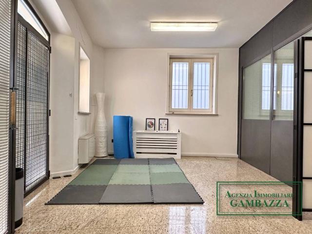 Locale Commerciale in affitto a Fidenza, Reggio Emilia