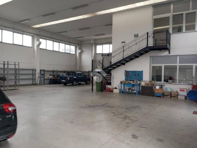 Locale Commerciale in affitto a Fidenza, Reggio Emilia