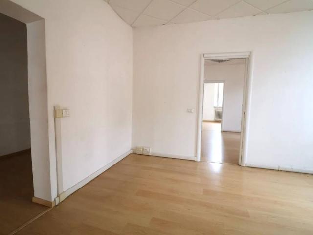 Locale Commerciale in affitto a Fidenza, Reggio Emilia