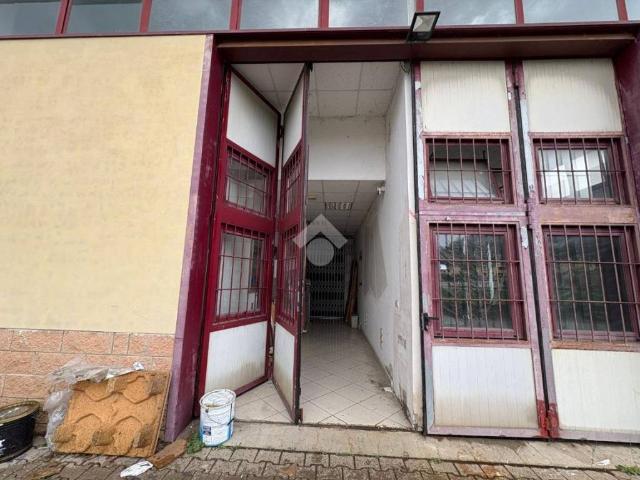 Locale Commerciale in affitto a Figline e Incisa Valdarno, Figline Valdarno