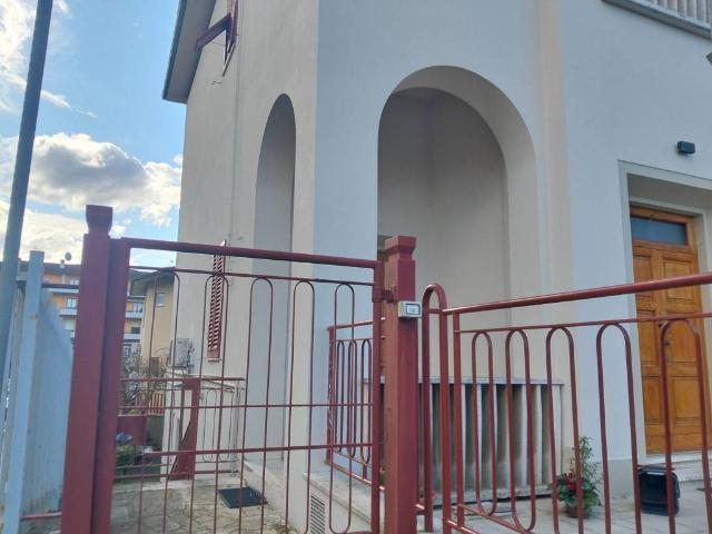 Locale Commerciale in vendita a Figline e Incisa Valdarno, Figline Valdarno