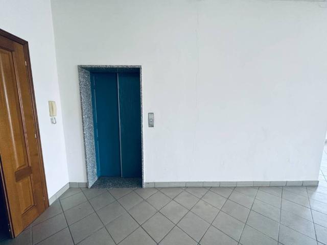 Locale Commerciale in affitto a Figline e Incisa Valdarno, Figline Valdarno
