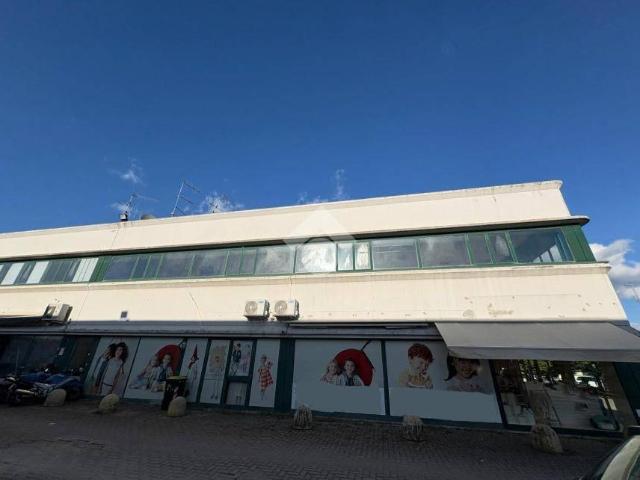 Locale Commerciale in affitto a Figline e Incisa Valdarno, Figline Valdarno