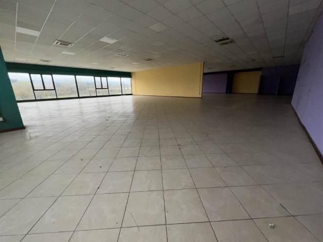 Locale Commerciale in affitto a Figline e Incisa Valdarno, Figline Valdarno