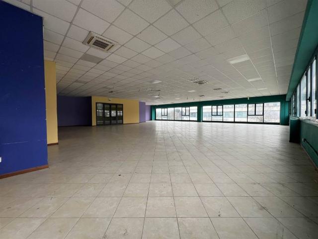 Locale Commerciale in affitto a Figline e Incisa Valdarno, Figline Valdarno