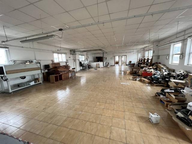 Locale Commerciale in affitto a Figline e Incisa Valdarno, Figline Valdarno