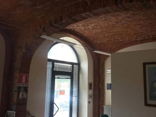 Locale Commerciale in affitto a Figline e Incisa Valdarno, Figline Valdarno