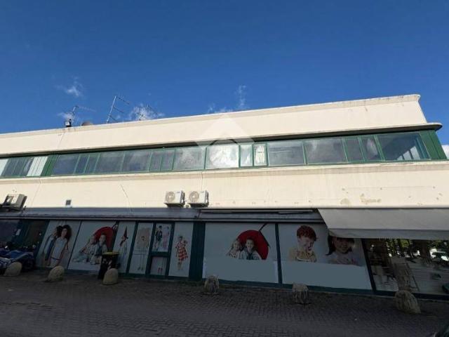 Locale Commerciale in affitto a Figline e Incisa Valdarno, Figline Valdarno