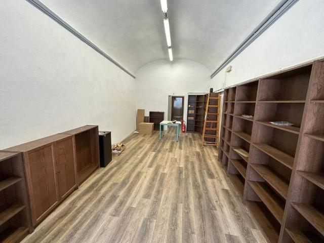 Locale Commerciale in affitto a Figline e Incisa Valdarno, Figline Valdarno