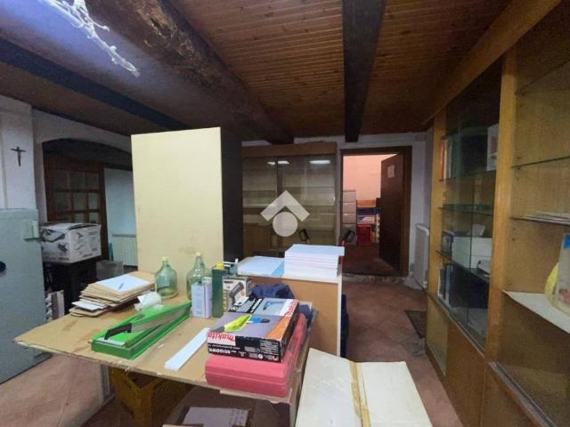 Locale Commerciale in affitto a Figline e Incisa Valdarno, Figline Valdarno