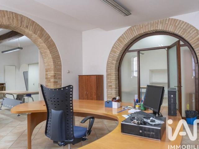 Locale Commerciale in affitto a Marche, Ancona
