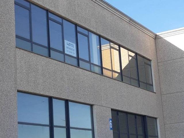 Locale Commerciale in affitto a Unione dei comuni del Distretto Ceramico, Fiorano Modenese