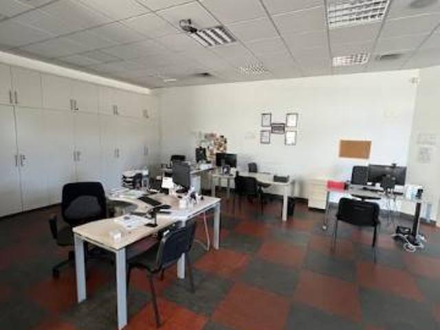 Locale Commerciale in affitto a Unione dei comuni del Distretto Ceramico, Fiorano Modenese