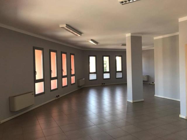 Locale Commerciale in affitto a Unione dei comuni del Distretto Ceramico, Fiorano Modenese