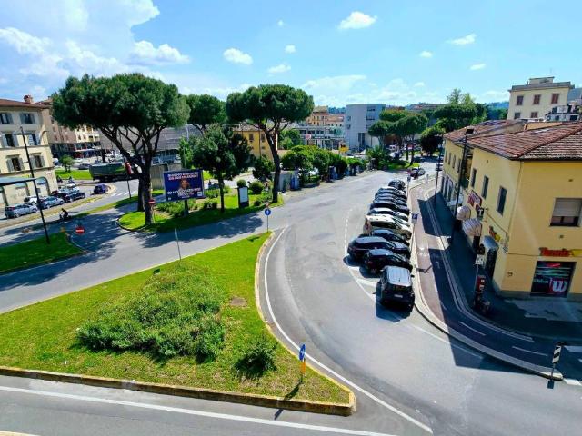 Locale Commerciale in affitto a Quartiere 2, Firenze