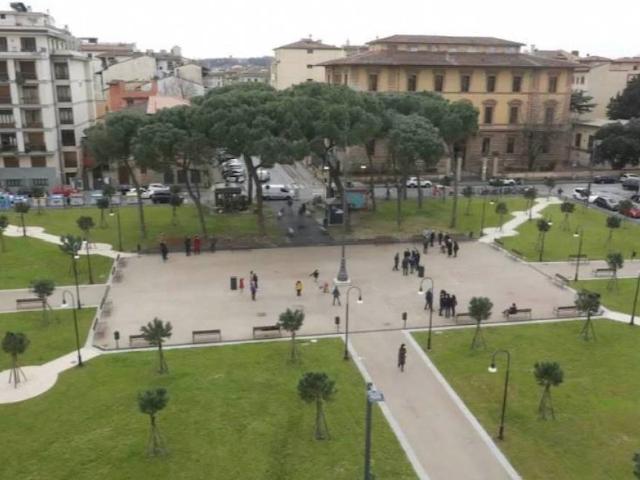 Locale Commerciale in affitto a Quartiere 5, Firenze