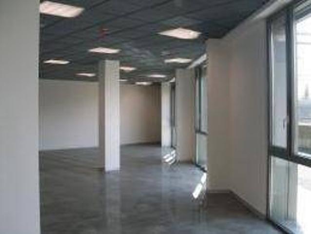 Locale Commerciale in affitto a Quartiere 5, Firenze