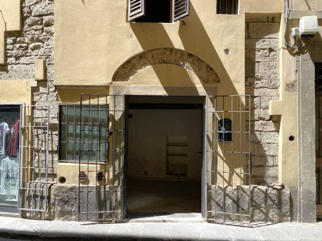 Locale Commerciale in affitto a Quartiere 1, Firenze
