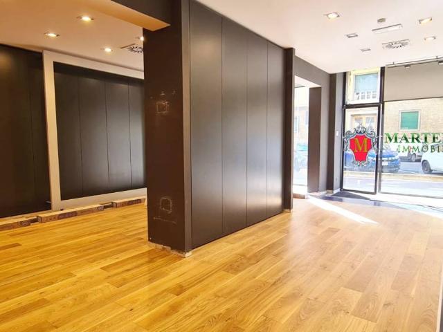 Locale Commerciale in affitto a Quartiere 2, Firenze