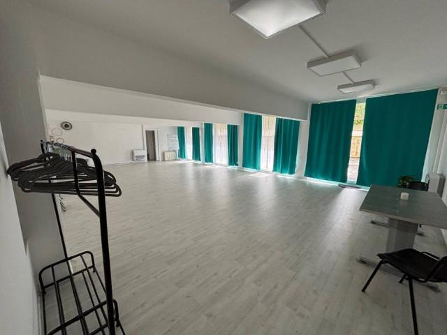 Locale Commerciale in affitto a Quartiere 2, Firenze