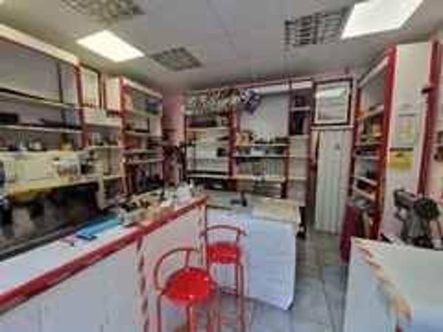 Locale Commerciale in affitto a Quartiere 1, Firenze