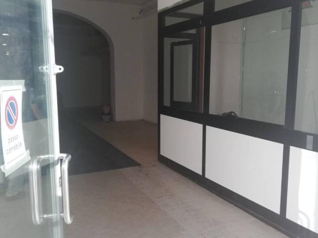 Locale Commerciale in affitto a Quartiere 5, Firenze