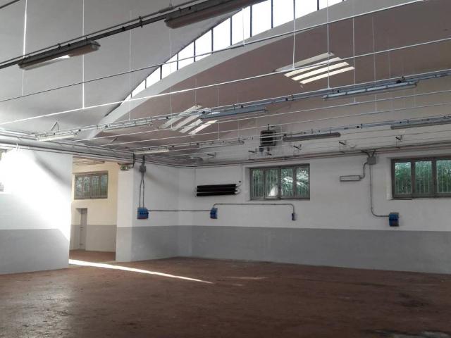 Locale Commerciale in affitto a Quartiere 2, Firenze