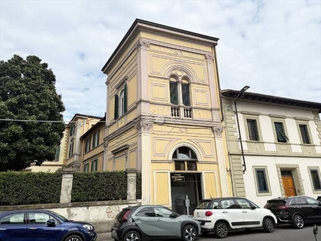 Locale Commerciale in affitto a Quartiere 3, Firenze