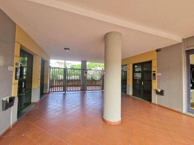 Locale Commerciale in affitto a Quartiere 5, Firenze