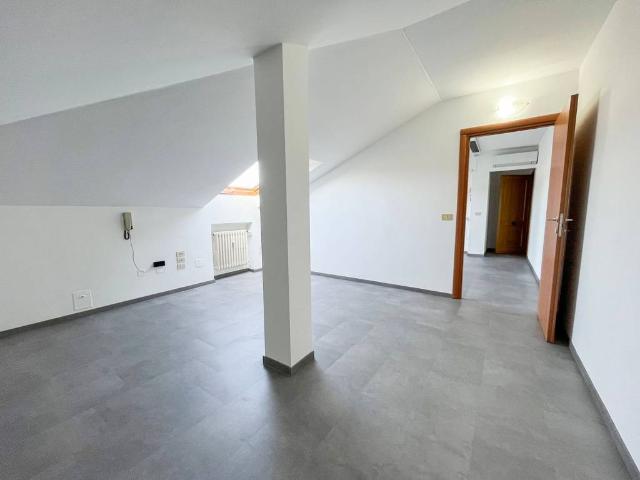 Locale Commerciale in affitto a Quartiere 3, Firenze