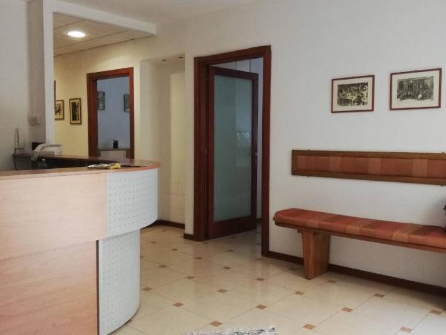 Locale Commerciale in affitto a Quartiere 5, Firenze