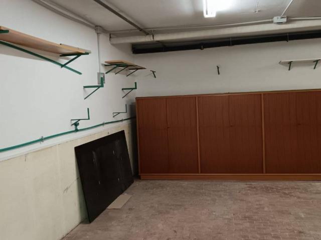 Locale Commerciale in affitto a Quartiere 4, Firenze