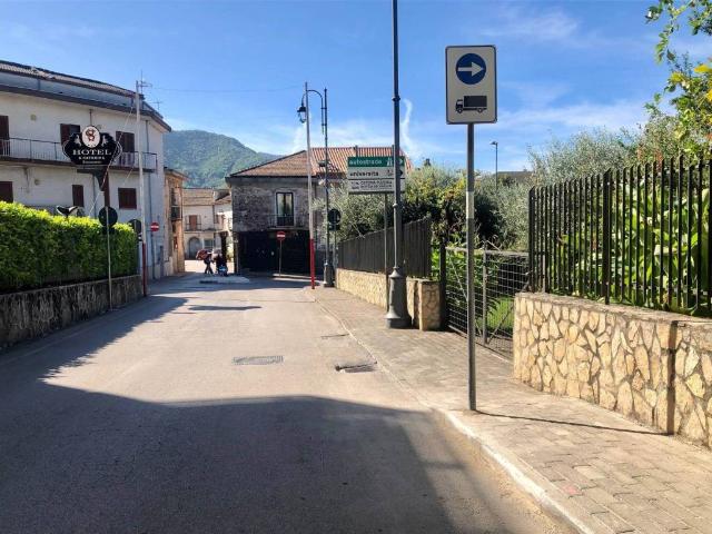 Locale Commerciale in affitto a Fisciano, Campania