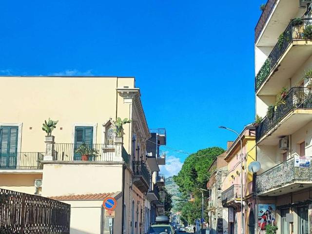 Locale Commerciale in affitto a Vignagrande, Fiumefreddo Di Sicilia