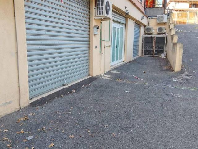 Locale Commerciale in affitto a Roma Capitale, Lazio