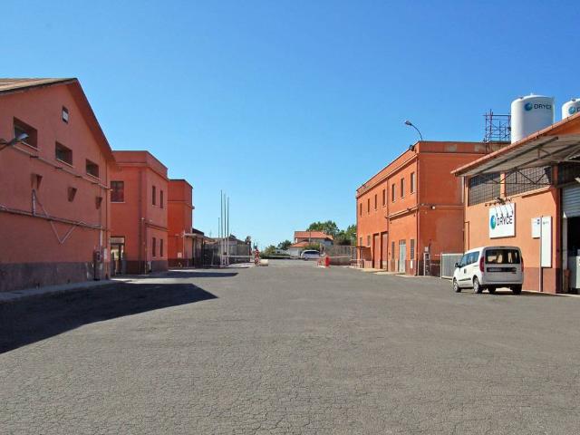 Locale Commerciale in affitto a Roma Capitale, Lazio