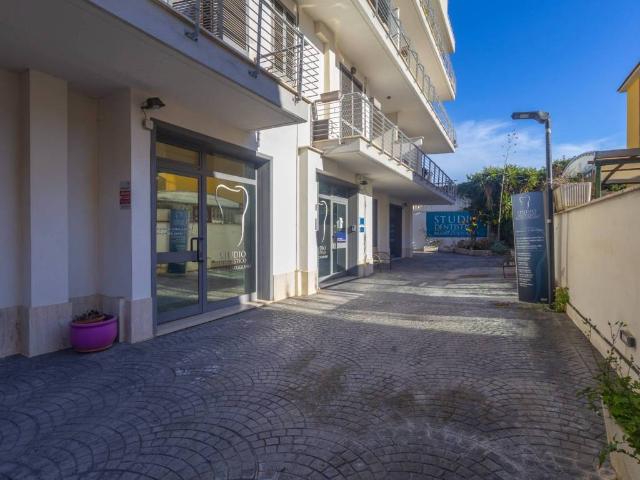 Locale Commerciale in affitto a Roma Capitale, Lazio