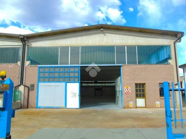 Locale Commerciale in affitto a Onzato di Flero, Flero