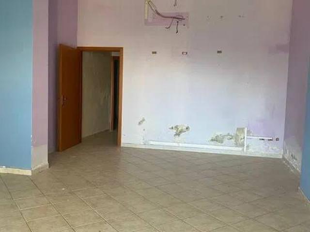 Locale Commerciale in affitto a Floridia, Sicilia