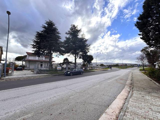 Locale Commerciale in affitto a Terre dell’Ufita, Flumeri