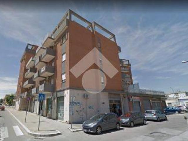 Locale Commerciale in affitto a Puglia, Foggia