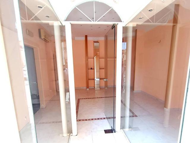 Locale Commerciale in affitto a Puglia, Foggia
