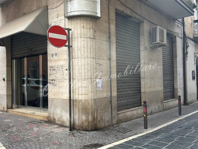Locale Commerciale in affitto a Puglia, Foggia